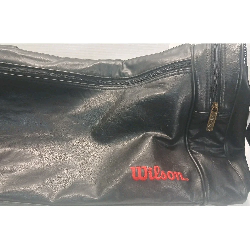 Vtg 90s WILSON Leather Gym /Sports/ Duffle /Carry On Bag 4 Zip Compartments 24